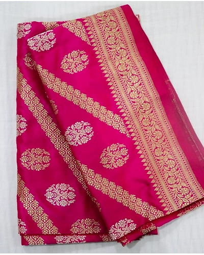 Magenta Ara Booti Handloom Banarasi Dupatta-8