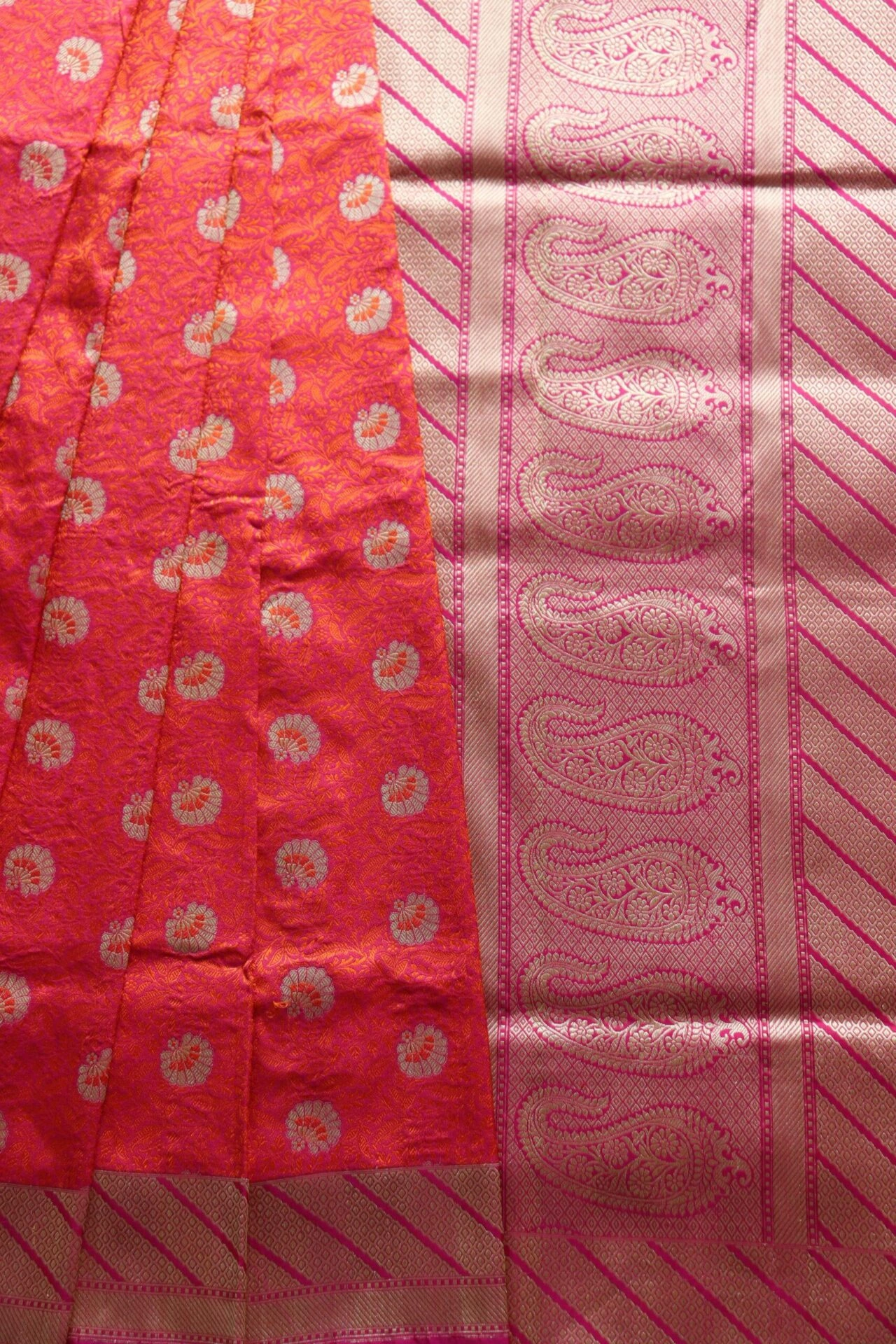 Pink Tanchui Handloom Banarasi Saree with Meena Booti-2