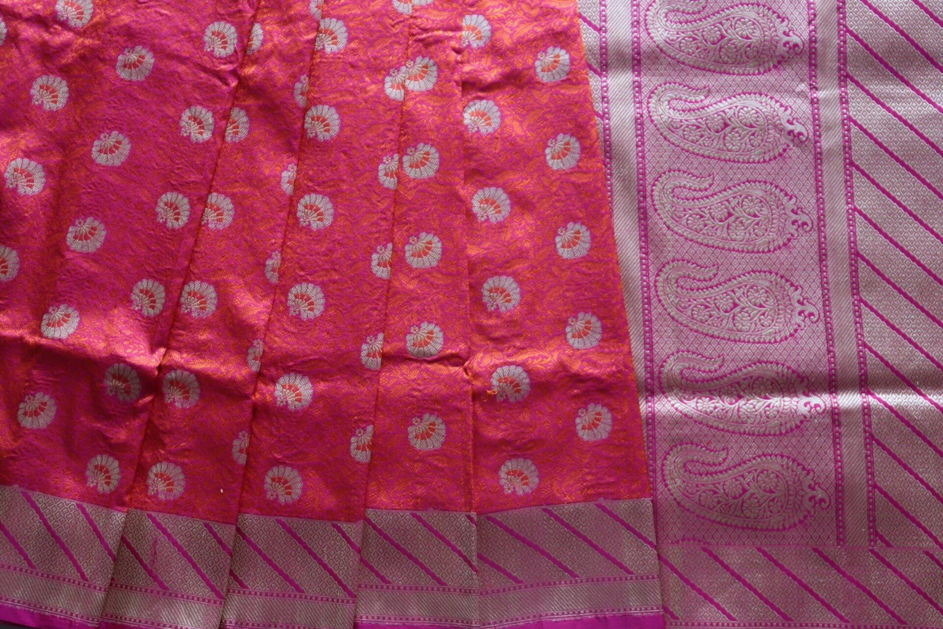 Pink Tanchui Handloom Banarasi Saree with Meena Booti-4