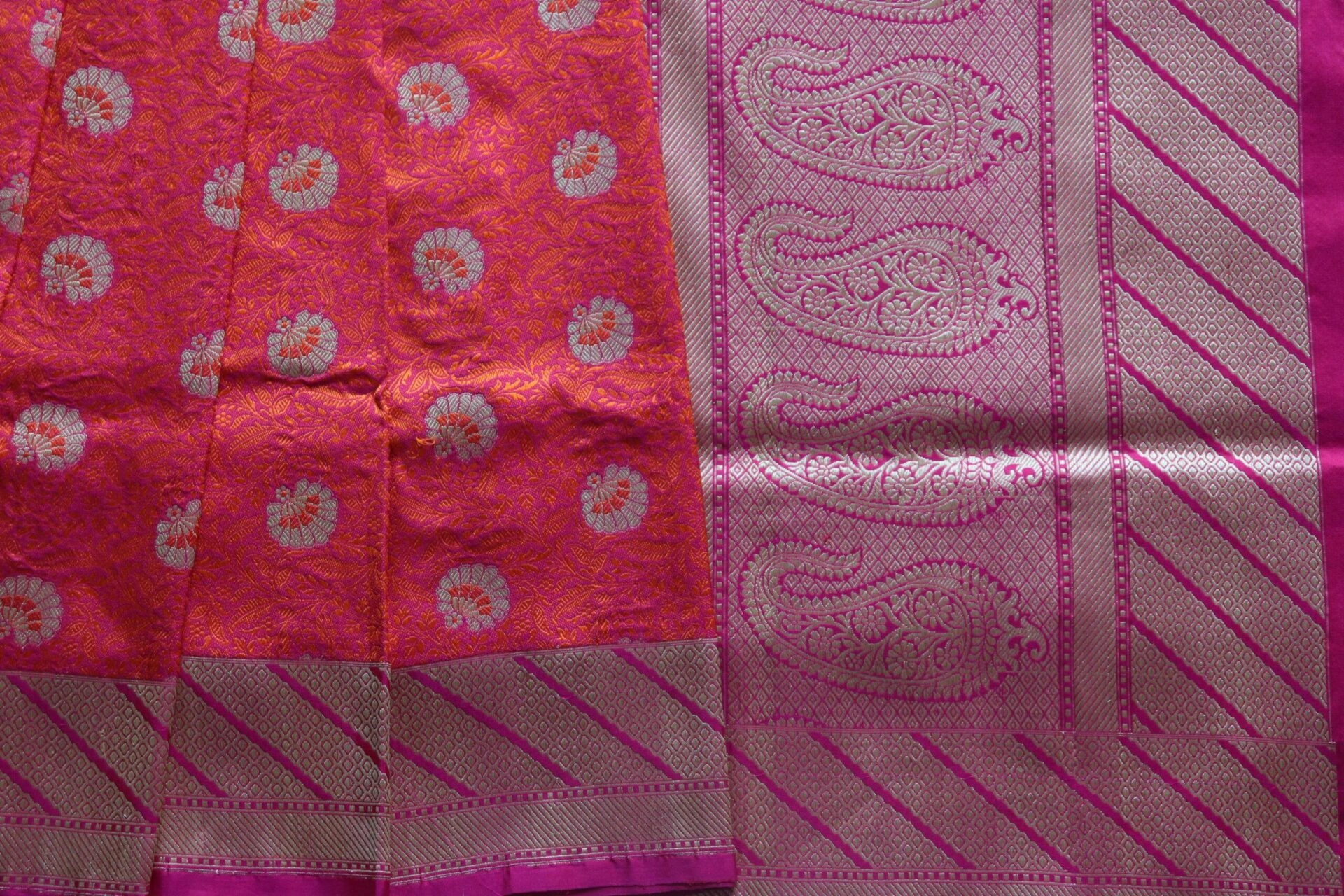 Pink Tanchui Handloom Banarasi Saree with Meena Booti-6