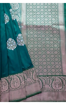 Dark Green Kadhua Flower Boota Handloom Banarasi Saree