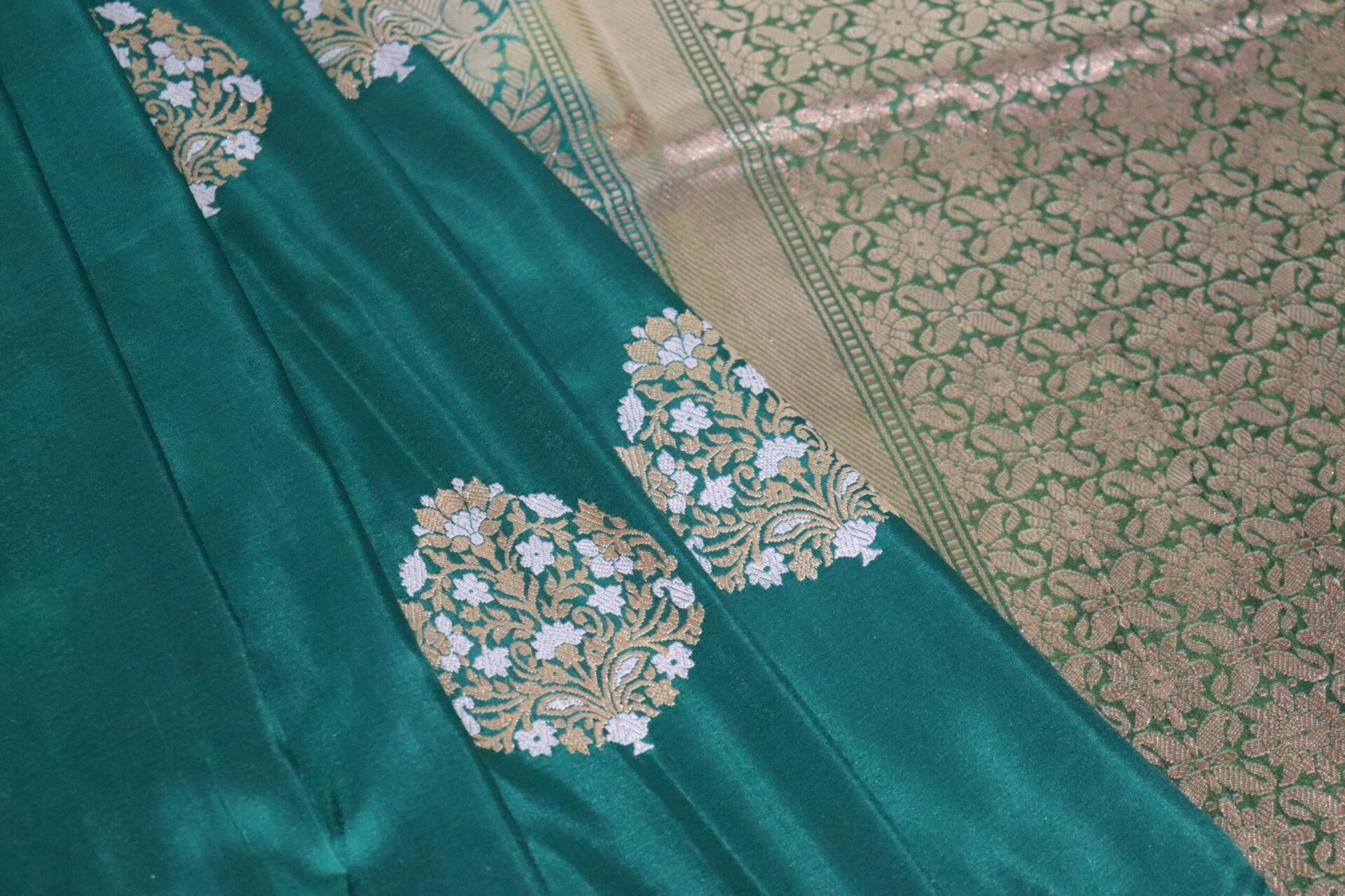 Dark Green Kadhua Flower Boota Handloom Banarasi Saree-4