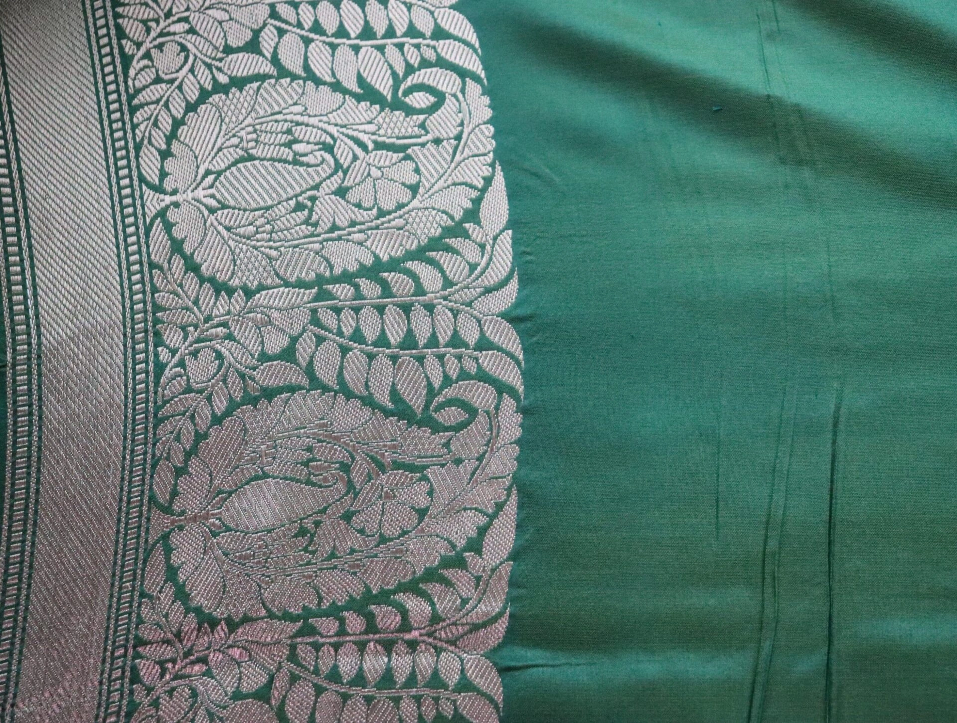 Dark Green Kadhua Flower Boota Handloom Banarasi Saree-8