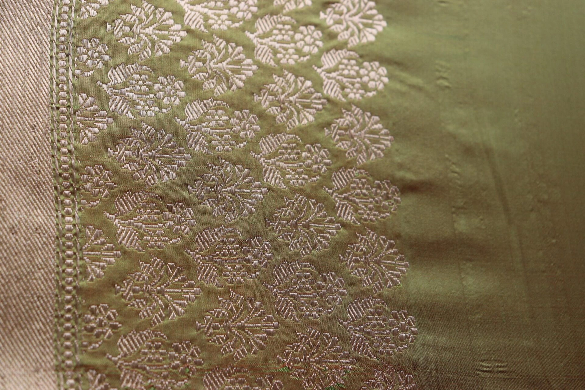 Light Green Kadhua Flower Boota Handloom Banarasi Saree-6