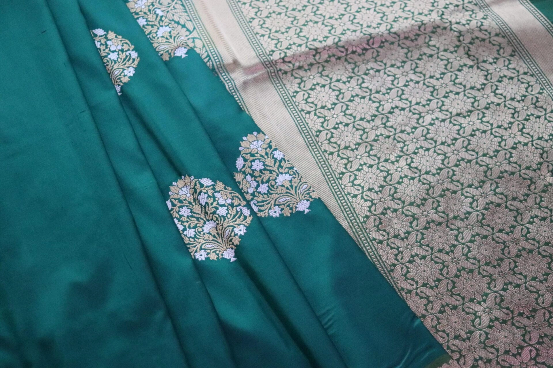 Dark Green Kadhua Flower Boota Handloom Banarasi Saree-3