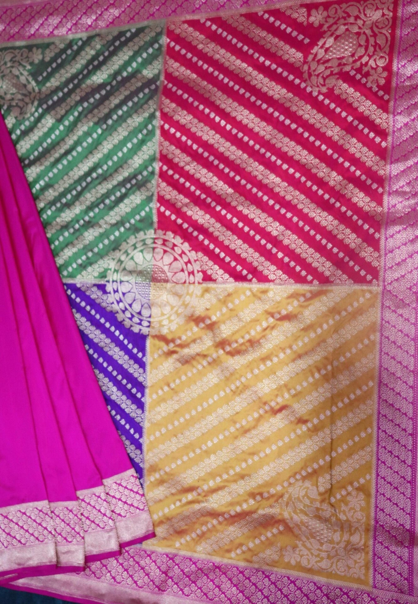 Rangkaat Chand Pallu Banarasi Handloom Saree-2