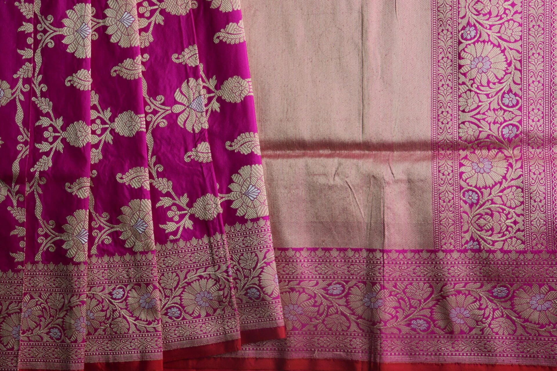 Magenta Phuliya Jangla Banarasi Handloom Saree-2