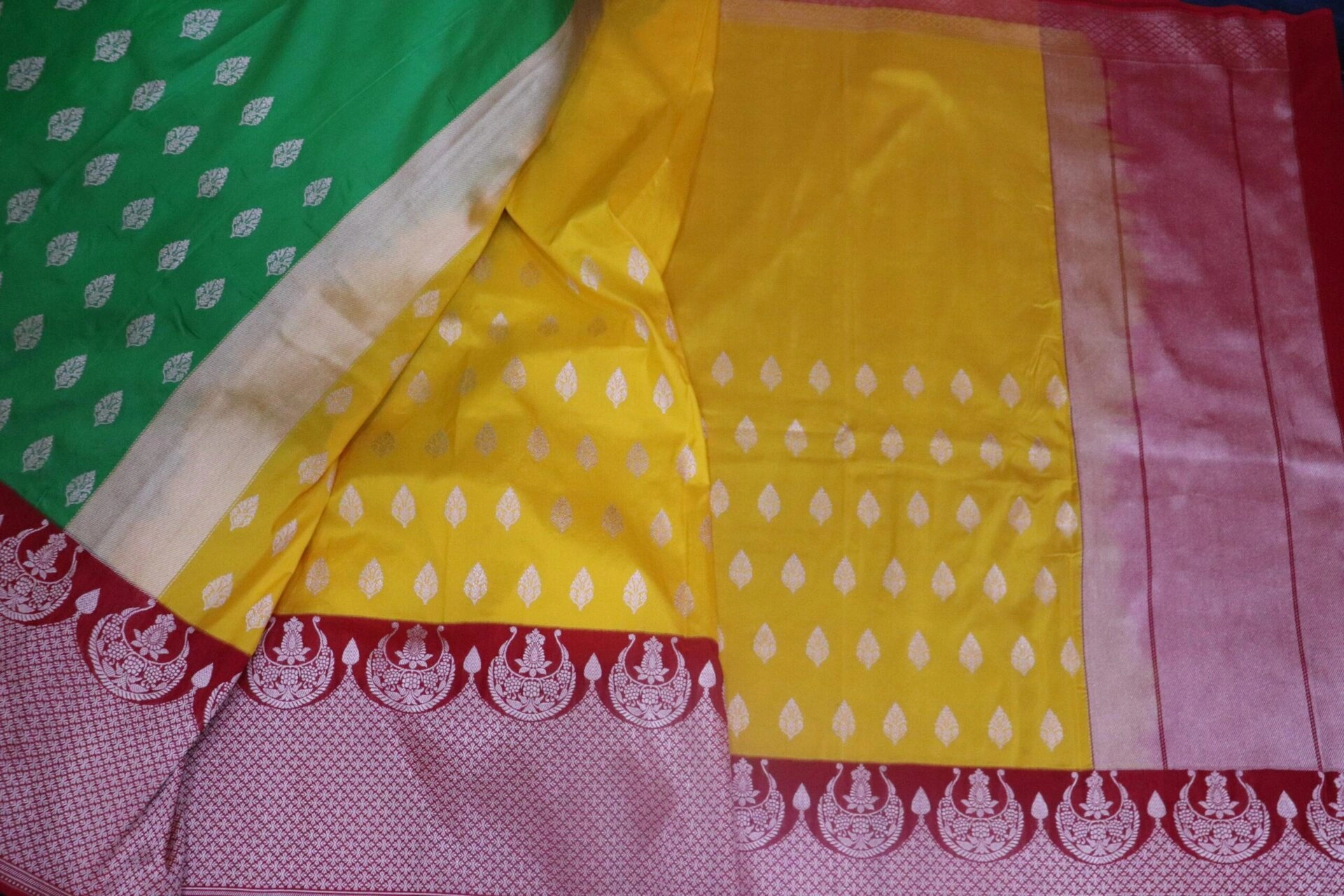 Half &amp; Half Meena Yellow Green Contrast Border iskutt Banarasi Saree-4