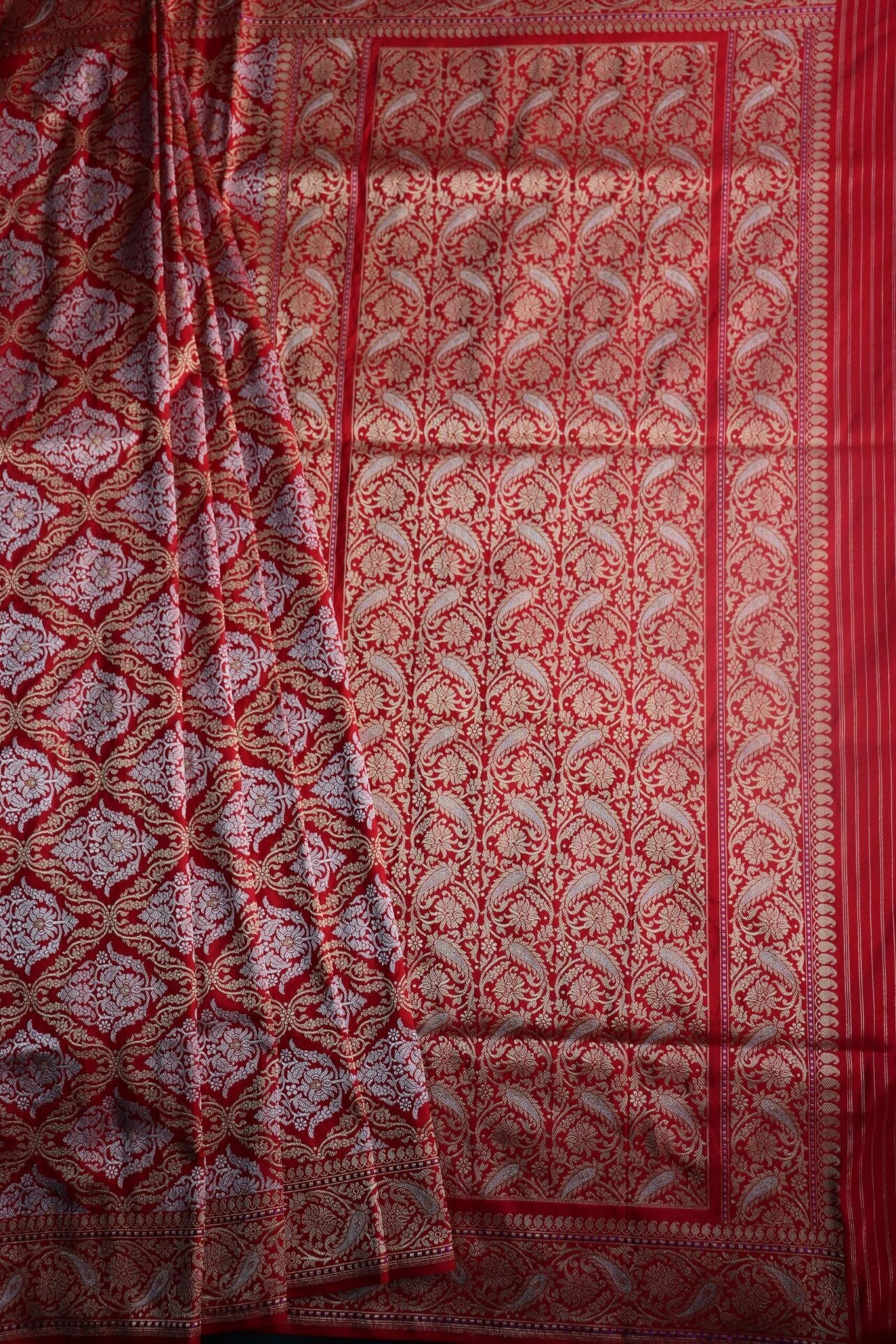 Red Mughal Jaal Boota Jangla Banarasi Handloom Saree-2