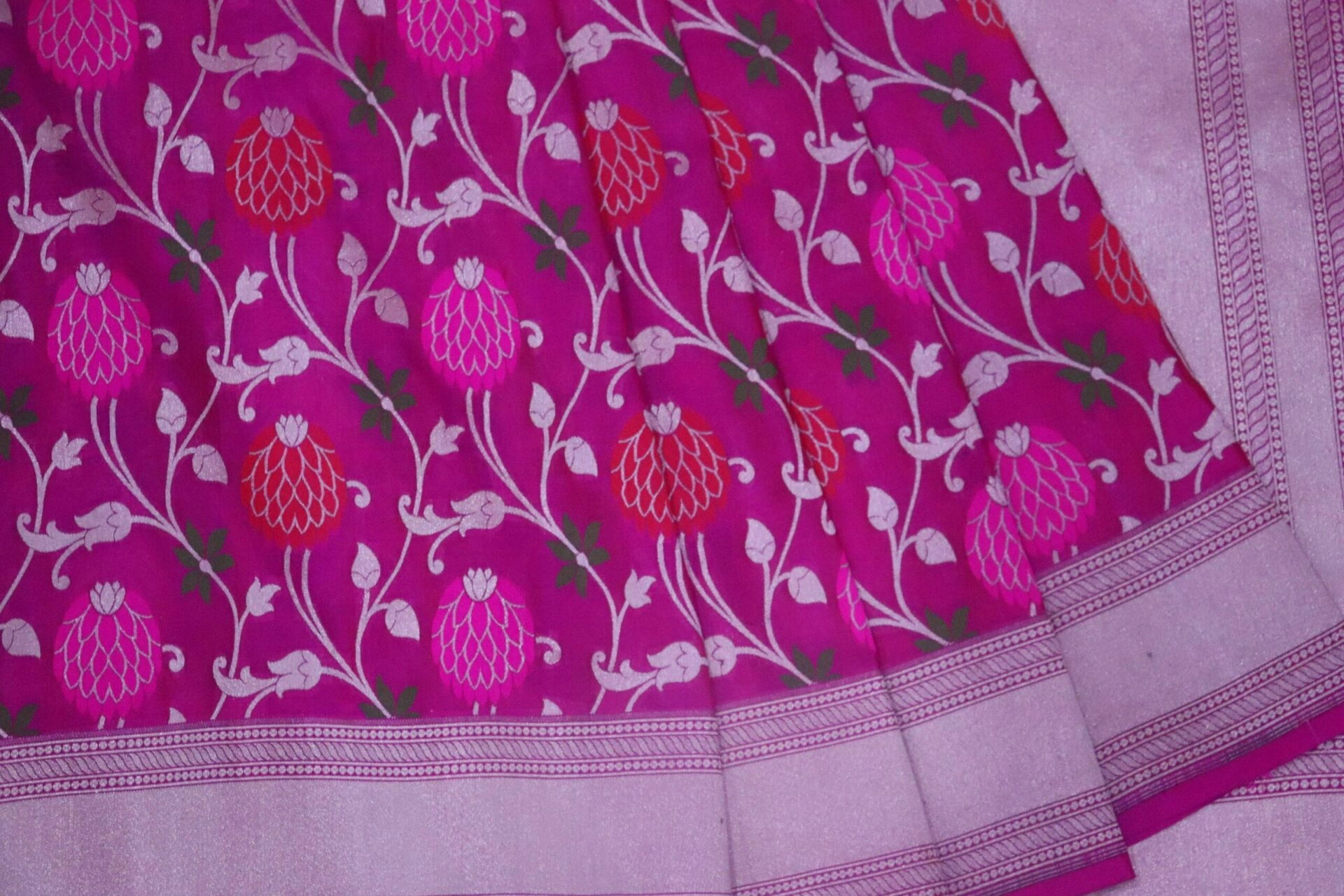 Magenta Meena Phuliya Jangla Banarasi Handloom Saree-3