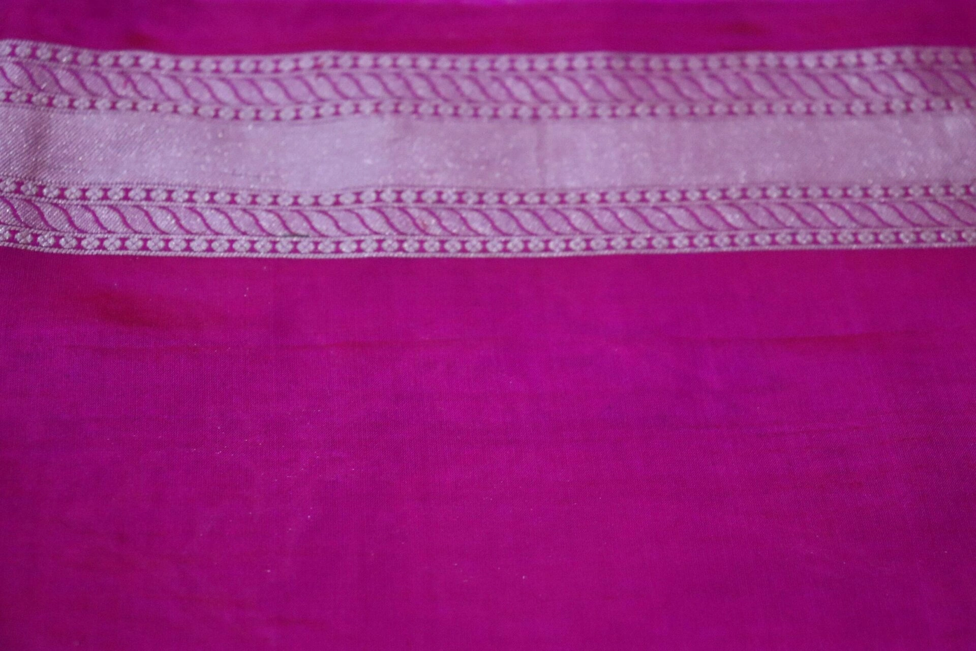 Magenta Meena Phuliya Jangla Banarasi Handloom Saree-4