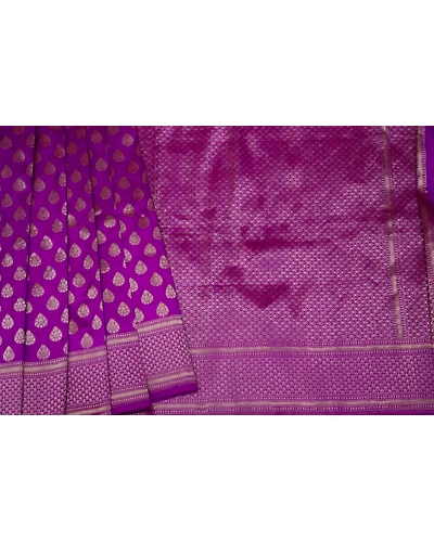 Magenta Traditional Booti Banarasi Handloom Saree-2