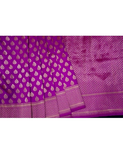 Magenta Traditional Booti Banarasi Handloom Saree-3