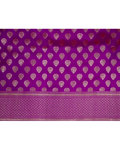 Magenta Traditional Booti Banarasi Handloom Saree-4