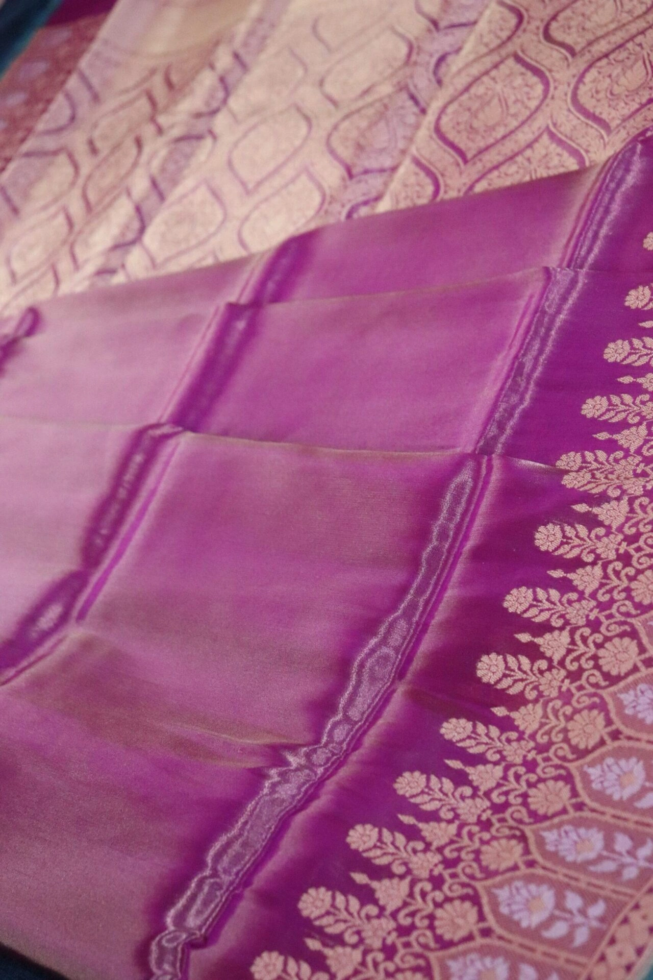 Onion Color Alfi Border Tissue Handloom Banarasi Saree-2