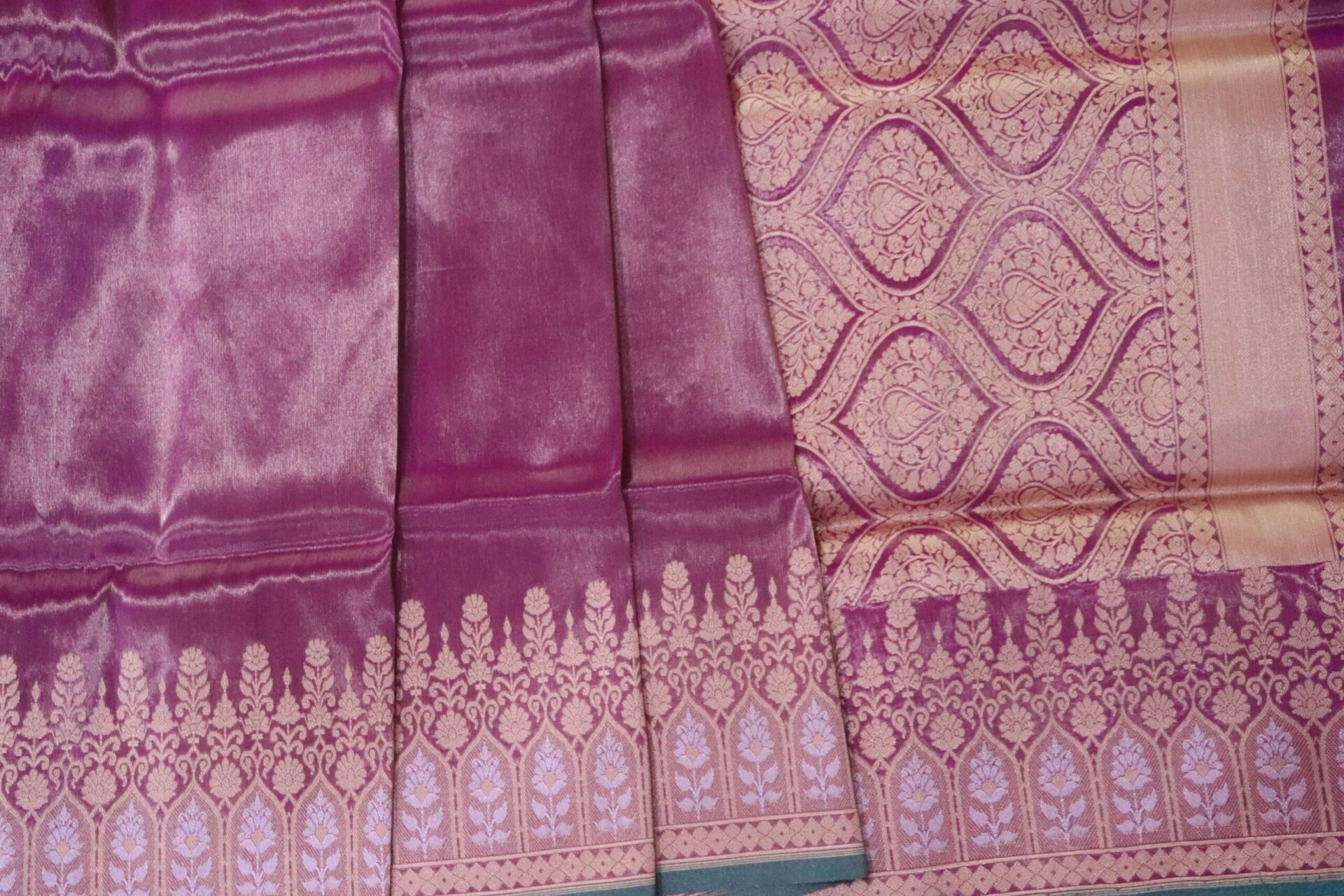 Onion Color Alfi Border Tissue Handloom Banarasi Saree-3