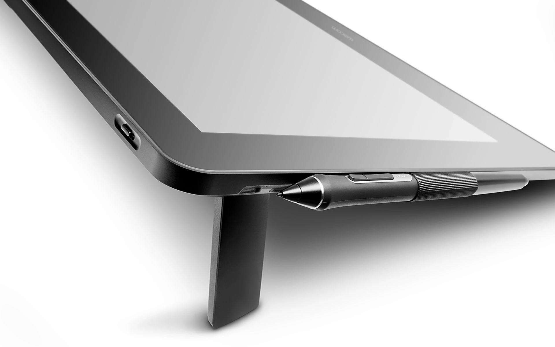 Wacom Cintiq Pro 16 15.6&quot; Creative Pen Graphic Tablet| 3840x2160 UHD 4K Touchscreen Display|Battery-free Pro Pen 2|8192 Levels Pressure Sensitivity| Adobe RGB |MacOS &amp; PC Supported -DTH-1670K0C, Black-2