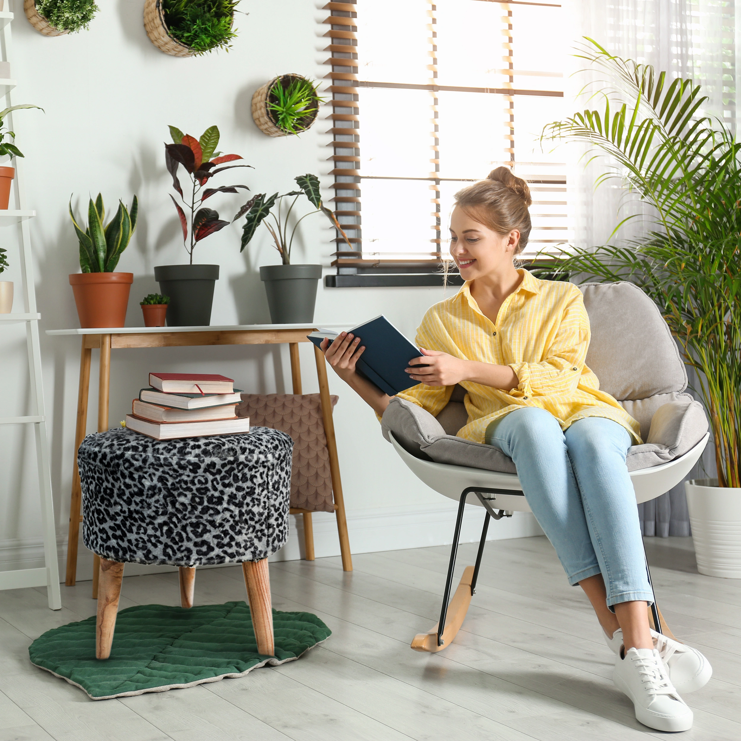 Black White Fur Wooden Sitting Stool-2