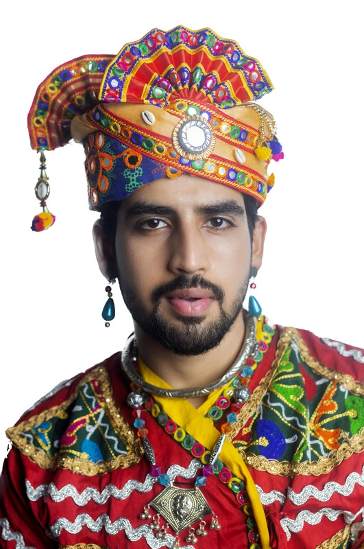 7 Kurta Colors for Men to Flaunt this Navratri