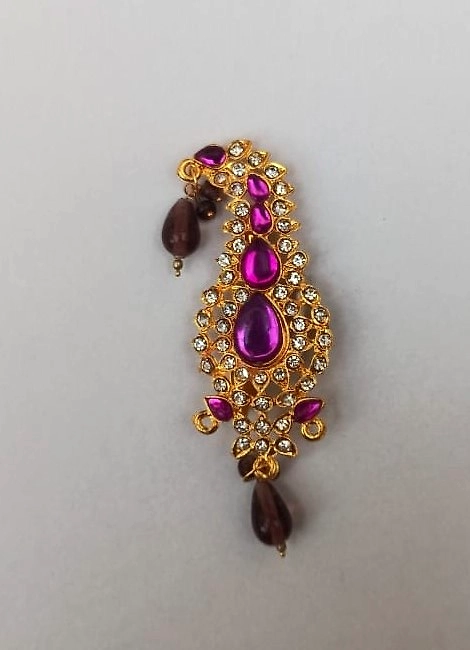 Purple brooches hot sale in bulk