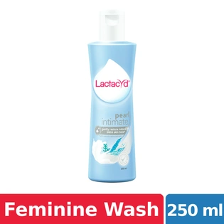 Lactacyd Feminine Wash Pearl Intimate 250ml
