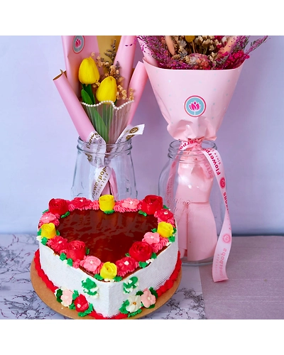 Dulce de Leche Heart Cake 8in-With flowers-Lallie-Pink-1