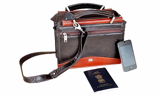 A E Pouch