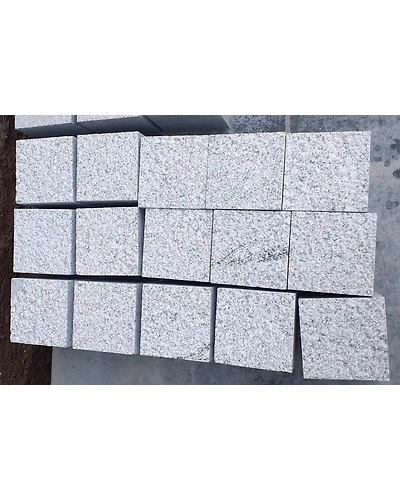 Top Quality Indian Grey Granite Cubes Flamed Surface Cobble stones 10x10 cm Sawn Edges Driveway Parking Pavers Wholesale Paving-12463772