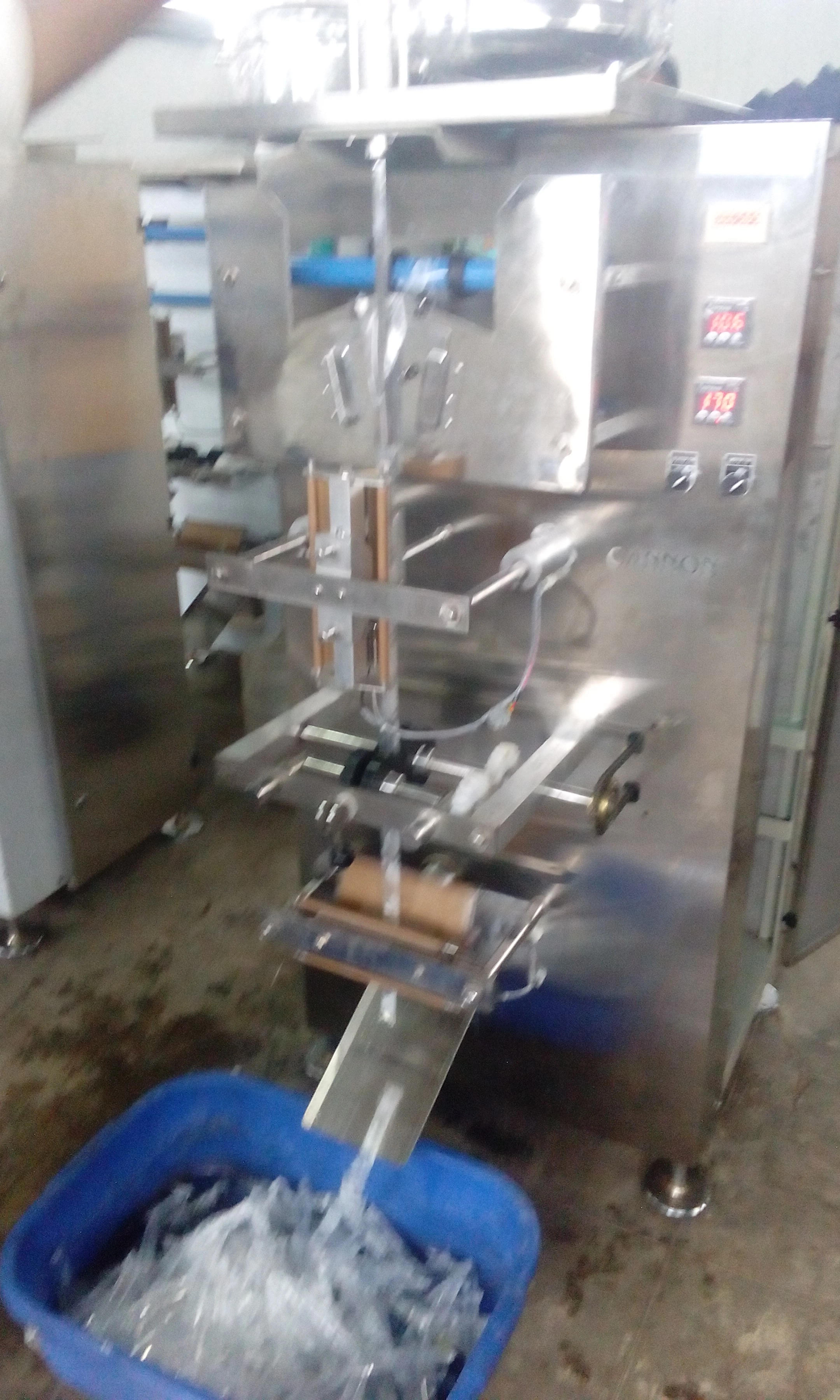 Liquids Packaging Automatic FFS Machine-11277608