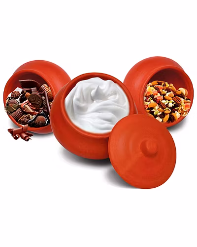 Clay Curd Pot With Set Of Three Pieces-1