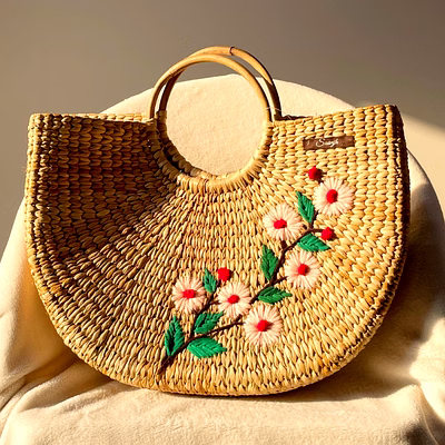 curly water reed handwoven embroidered handbag
