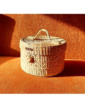 Kauna Straw Handwoven 4 Partitioned Circular Vanity Case