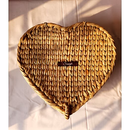 kauna straw handwoven heart in a box