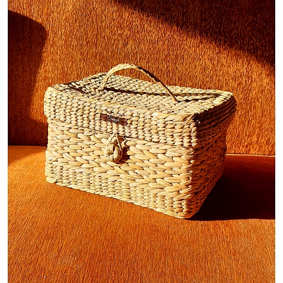 kauna straw handwoven vanity case - large | memory box