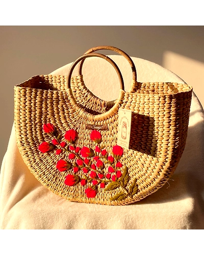 Red Bouquet Water Reed Handwoven Embroidered Handbag-12249840