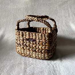 shaded straw double handle gift basket