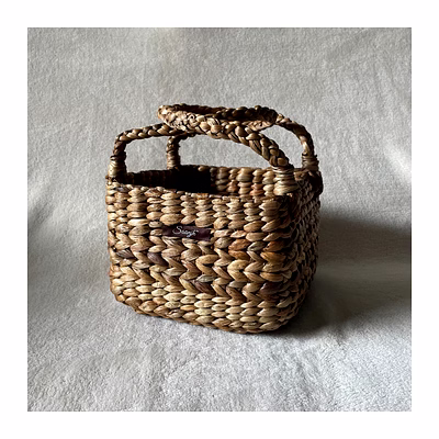 shaded straw double handle gift basket