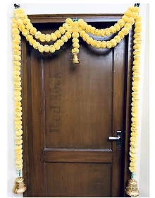 SPHINX Artificial Marigold Fluffy Flowers Garlands Door Toran /door Hangings (Cream, 1 Piece)