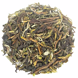 honey oolong spring with 100 % finely plucked whole leaf tea