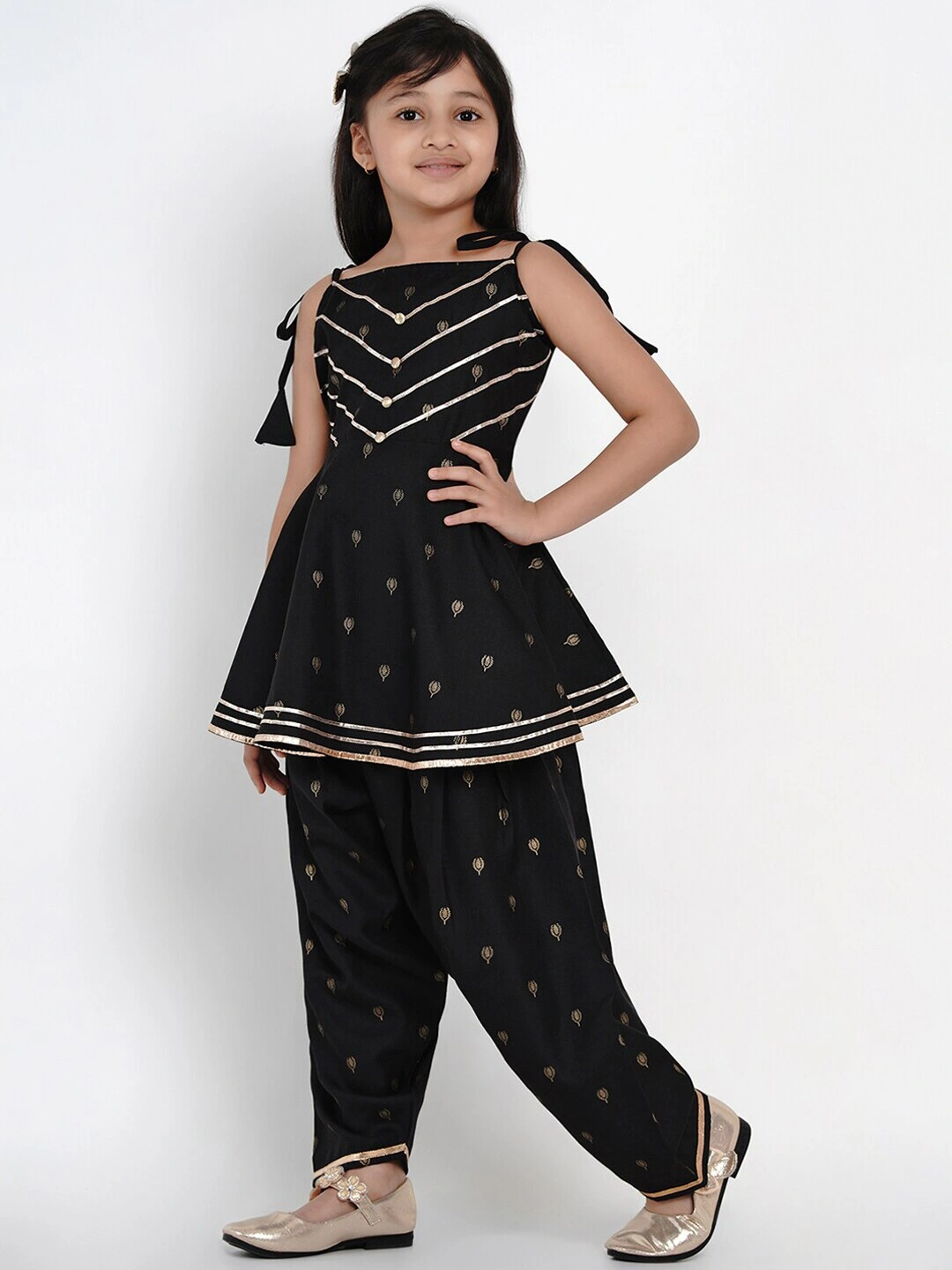 Bitiya by Bhama Girls Black Embroidered Kurti with Salwar-3-4Y-1