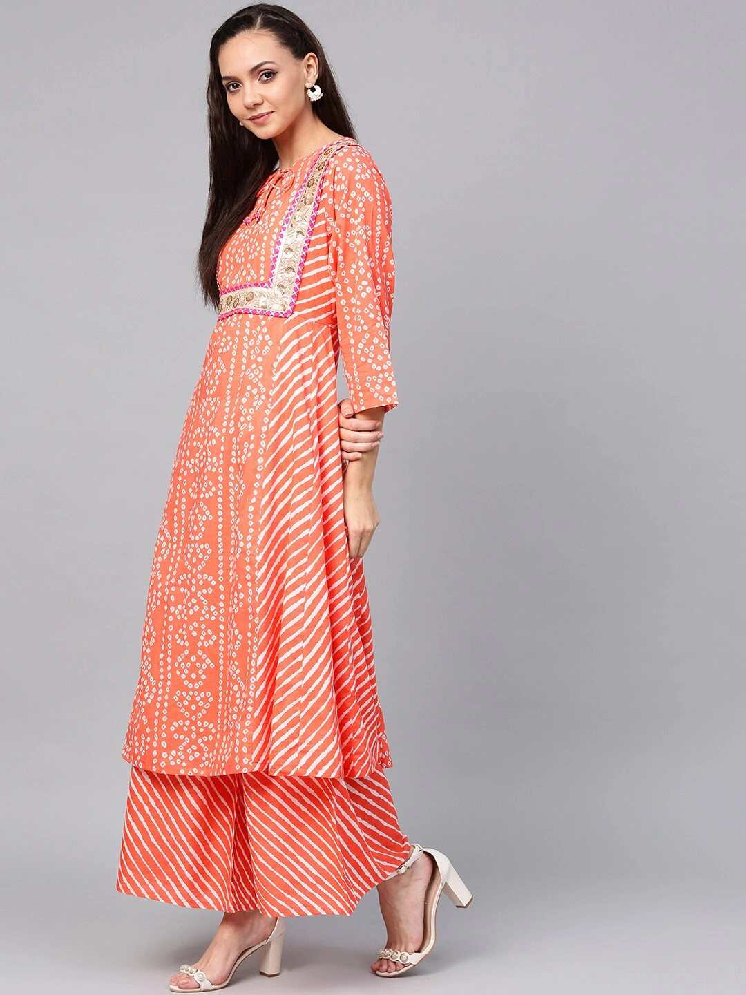 Bhama Couture Women Peach-Coloured &amp; Off-White Bandhani Print Kurta with Palazzos-S-2