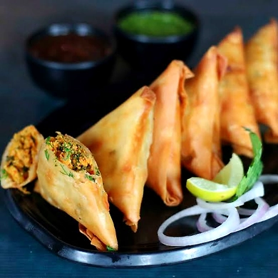 SHIVA FARMS SFP Chicken Cocktail Samosa  500gm-8906008680744