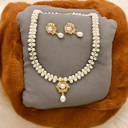 elegance pearl necklace set