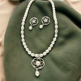 grandiose pearl necklace set