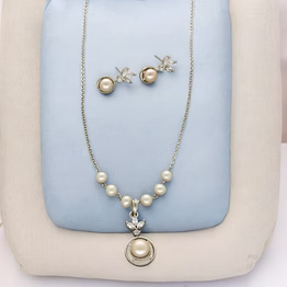 enchanting pearl chain set