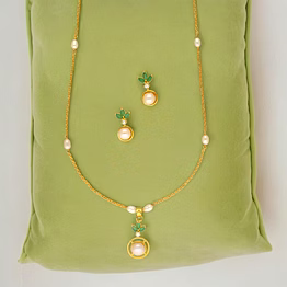 ethereal pearl chain set