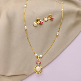 radiant pearl chain set