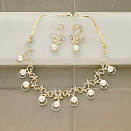 alluring pearl necklace set