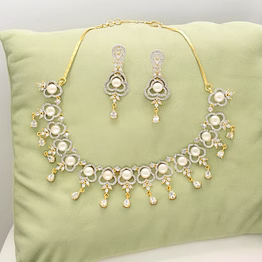 lustrous pearl necklace set
