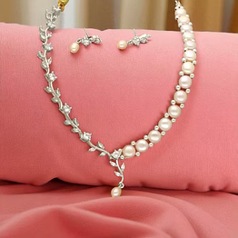 the classic princess pearl necklace set